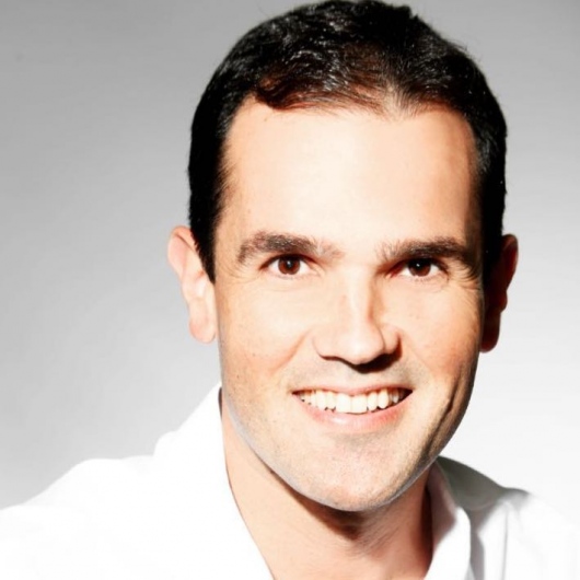 Dr. Rodrigo Alvitos, Dentista