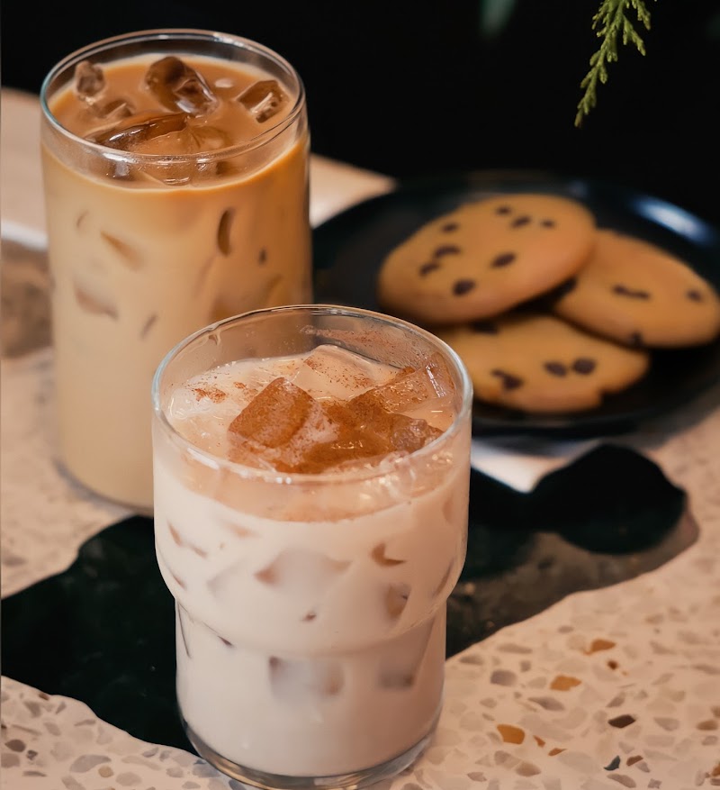 Buzz and Bustle Coffee & Bodega - The Village Dallas photo 4