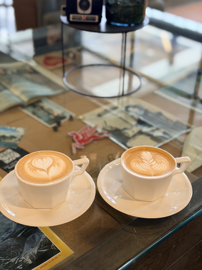 Buzz and Bustle Coffee & Bodega - The Village Dallas photo 4