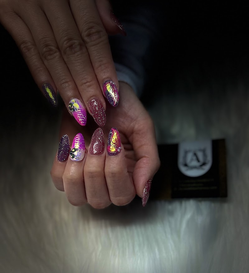 Aura Nails Bar