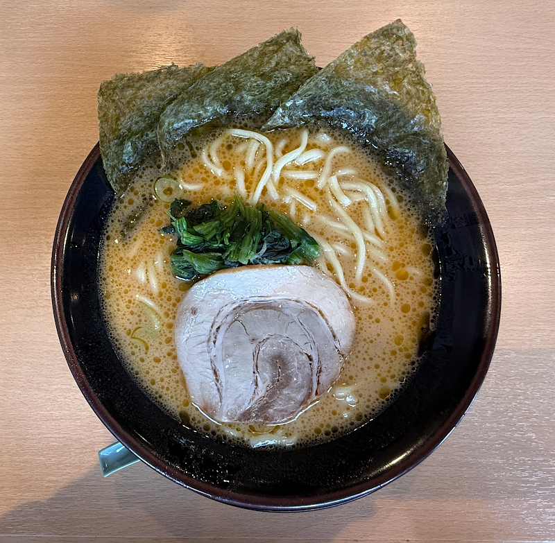 横浜家系ラーメン麺一家黒崎店 写真3
