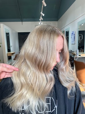 Honey & Hive Hair lounge