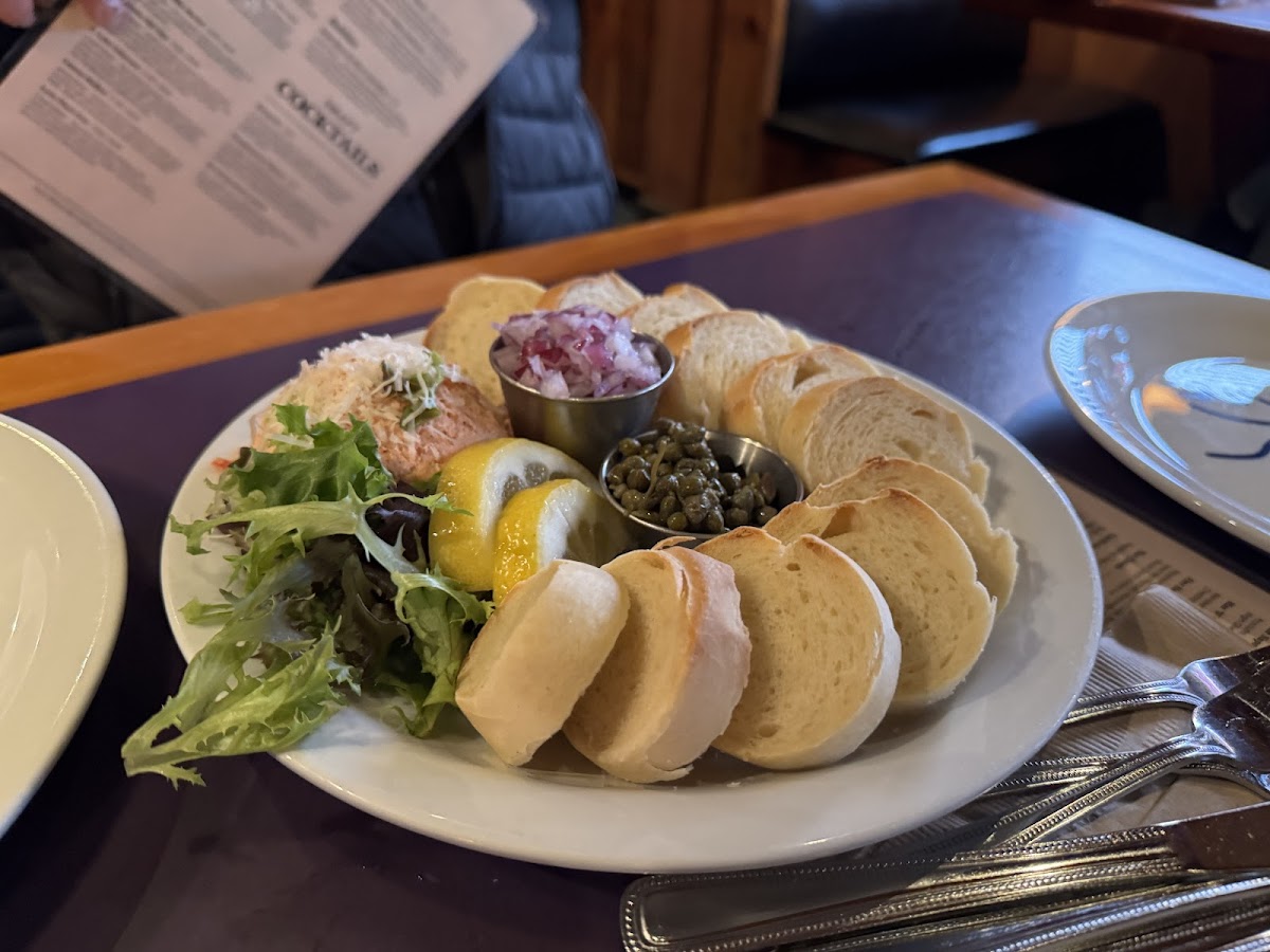 Moose's Tooth Pub & Pizzeria photo 2