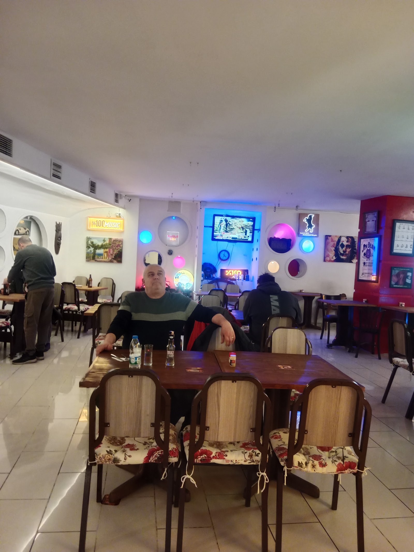 Zilli Pub mekanı