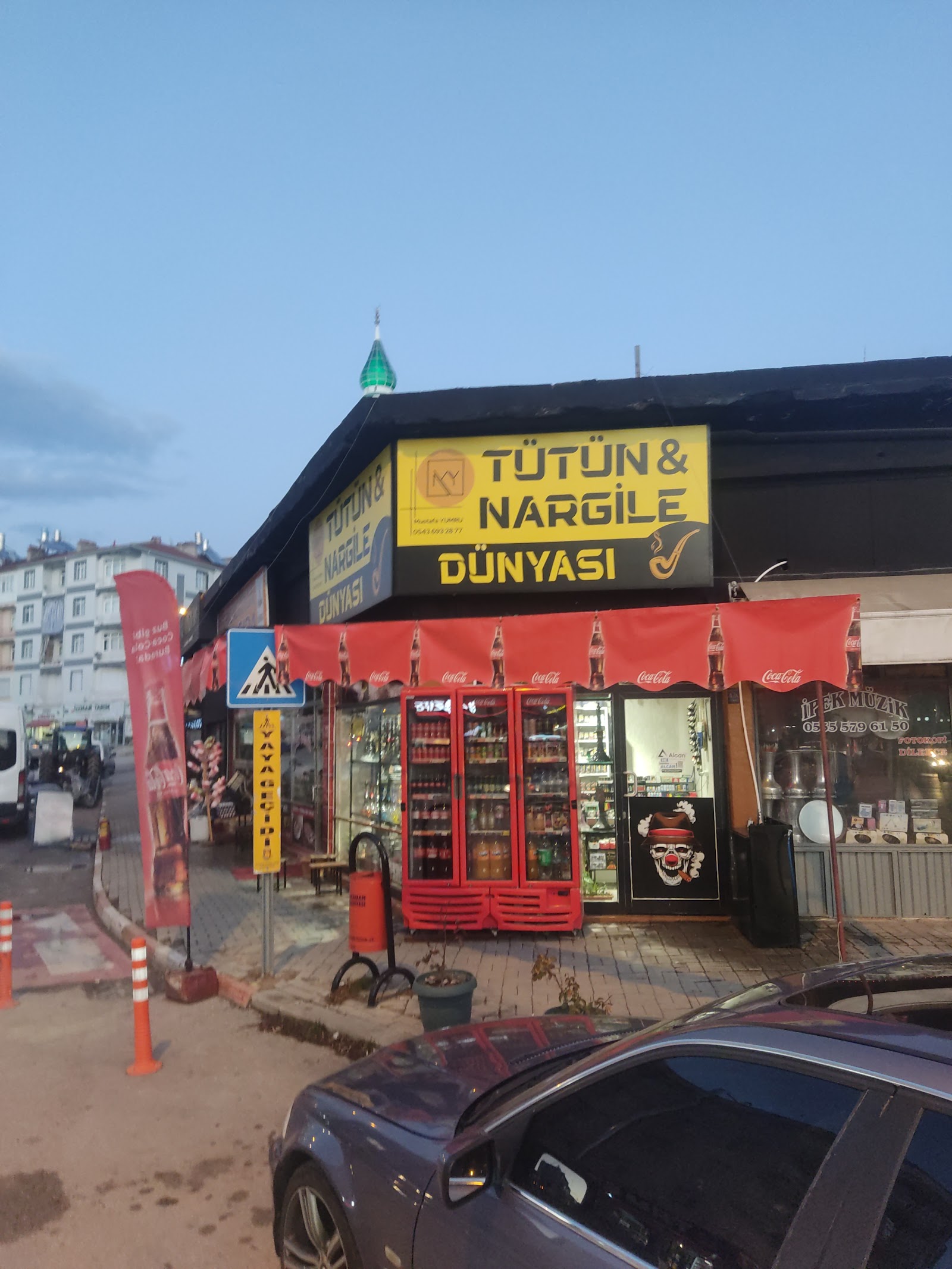 TÜTÜN VE NARGİLE DÜNYASI mekanı