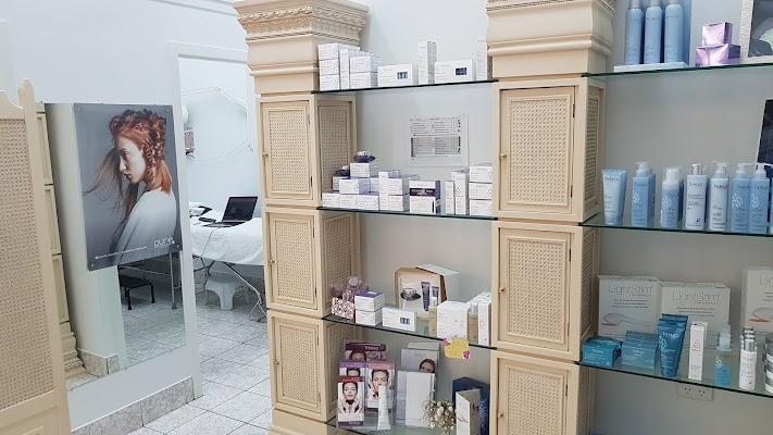 Bobby's Hair & Beauty