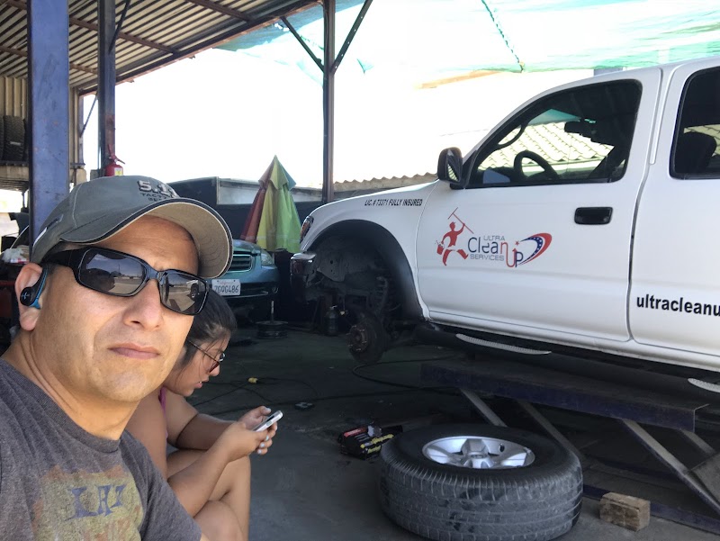 Auto servicio Gallo's - 1