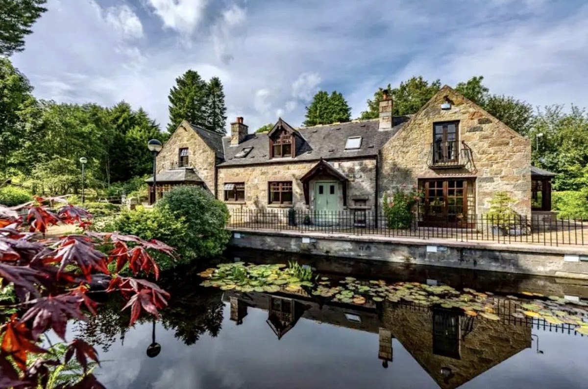 Awakening Alchemy Retreat Centre – Private, bespoke holistic retreats in Scotland for deep rest, renewal, and transformation.