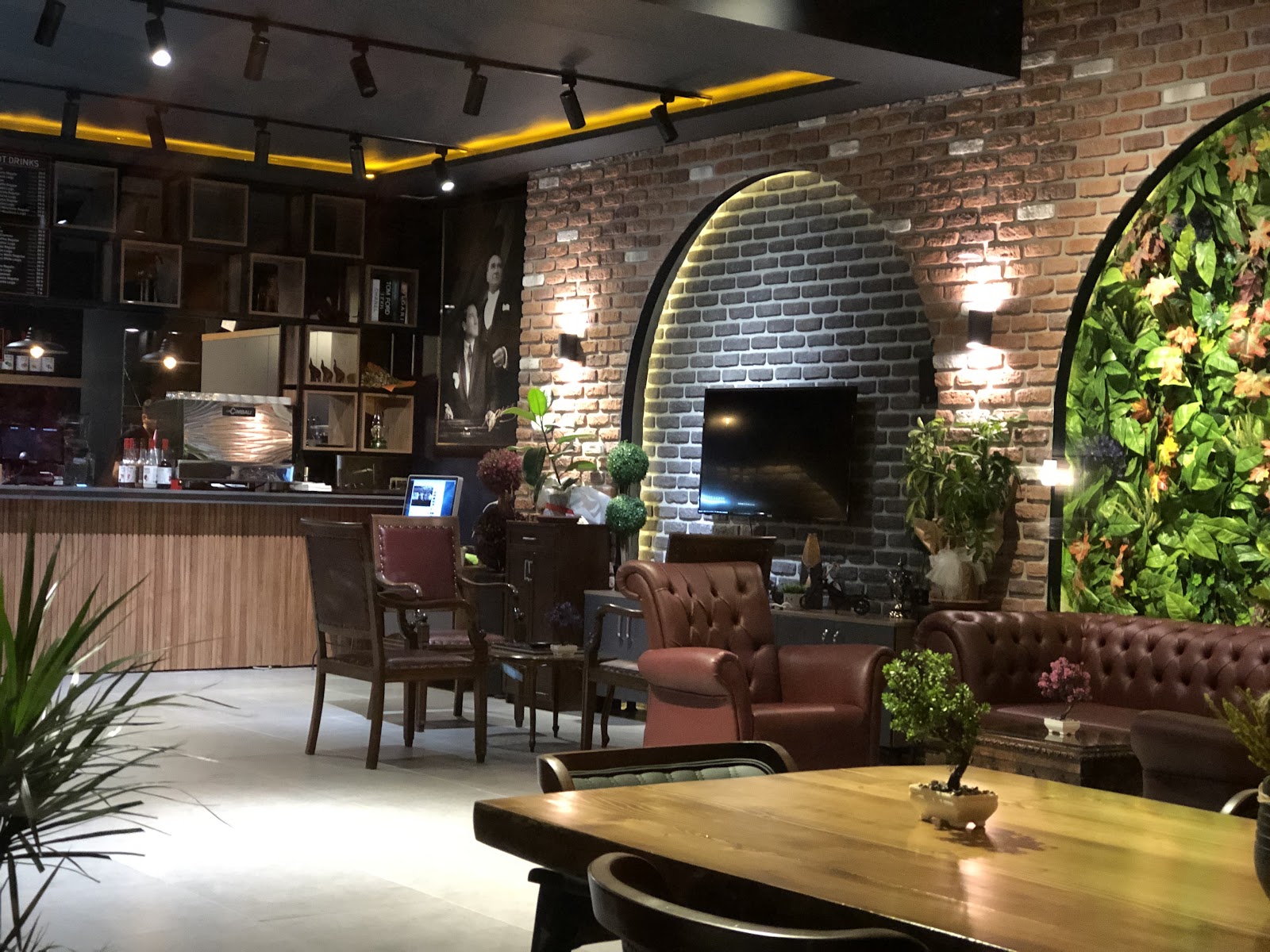 Motoroom Cafe mekanı