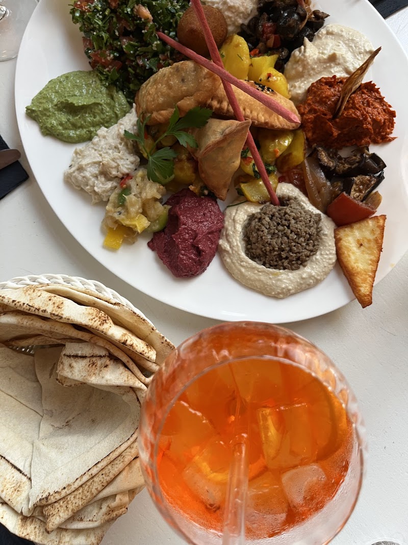 LAWRENCE berlin mitte photo 6