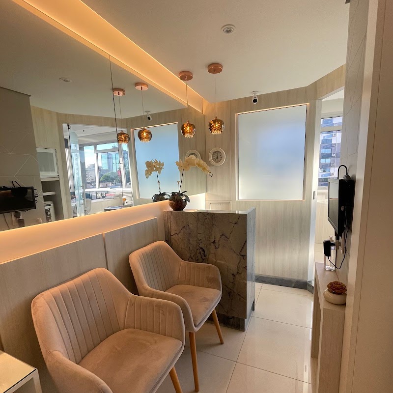 Dra. Carolina Zorzetto - Odontologia Restauradora e Estética - foto 2