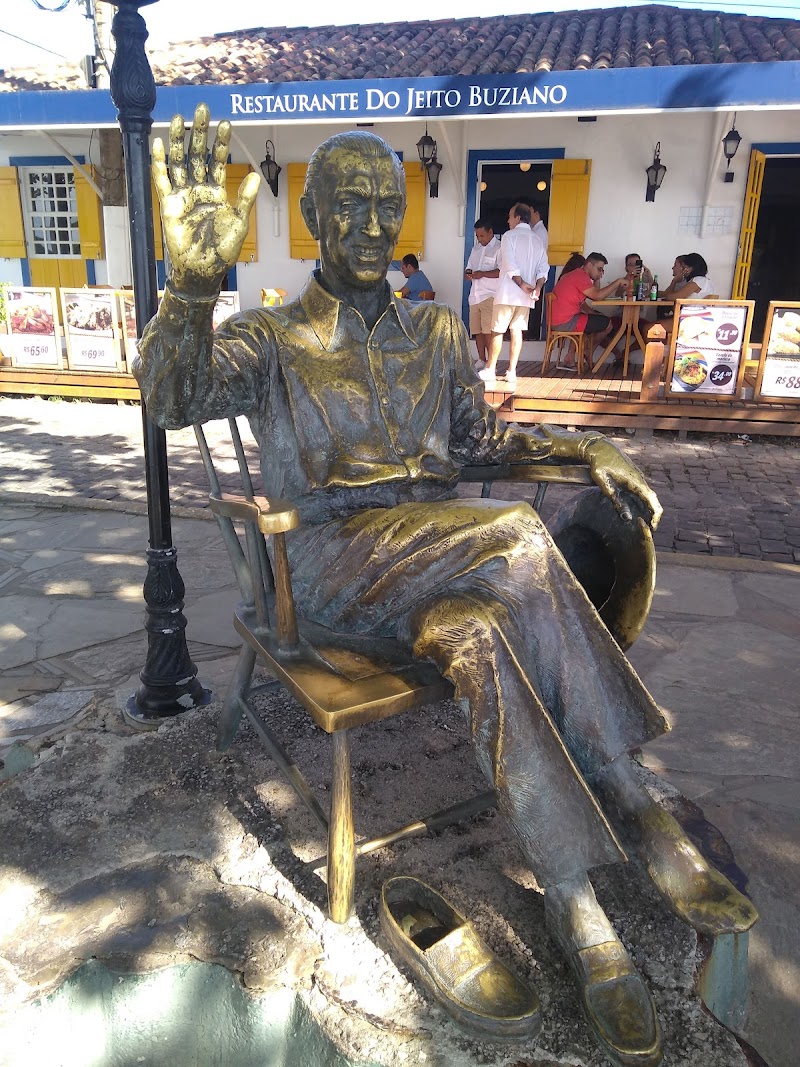 Juscelino Kubitschek statue