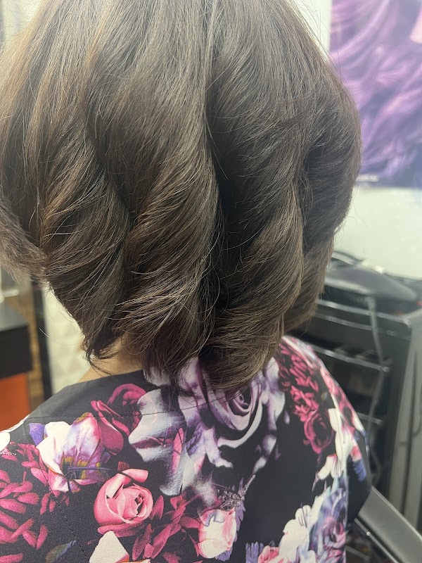 Gud Look Hair & Beauty Studio photo 1