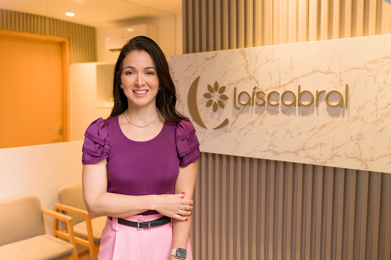 Dra. Lais Cabral | Clareamento e Lentes de Contato Dental em Maceió - foto 3