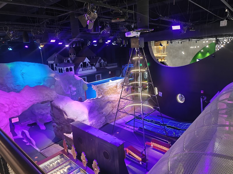 Indoor setting with a lively, interactive layout