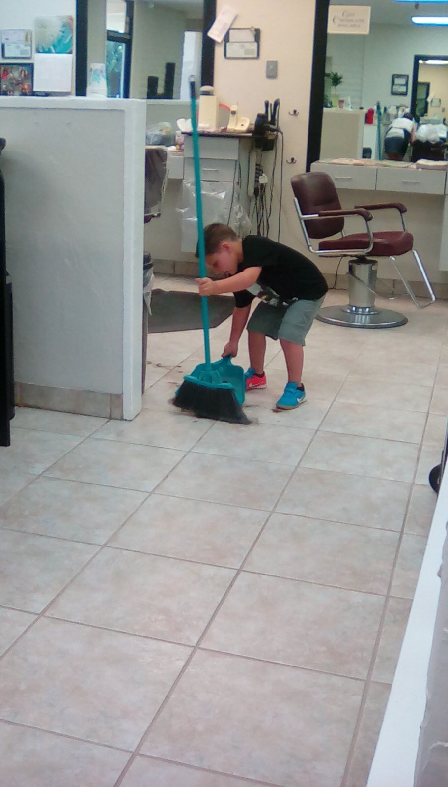 Inside A Cut Above salon in Lodi