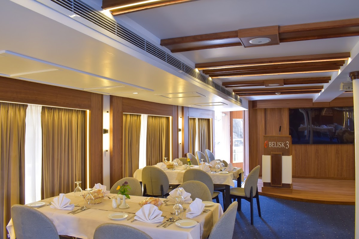 Obelisk Sailing Restaurants in aswan