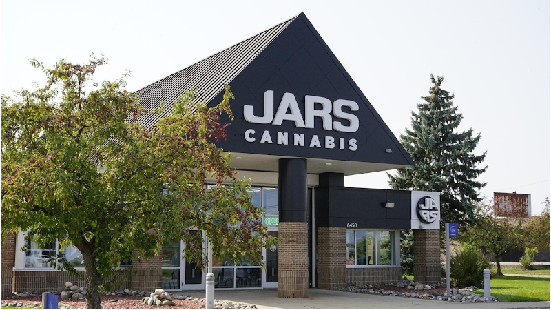 Video tour of JARS Cannabis - Lansing retail environment