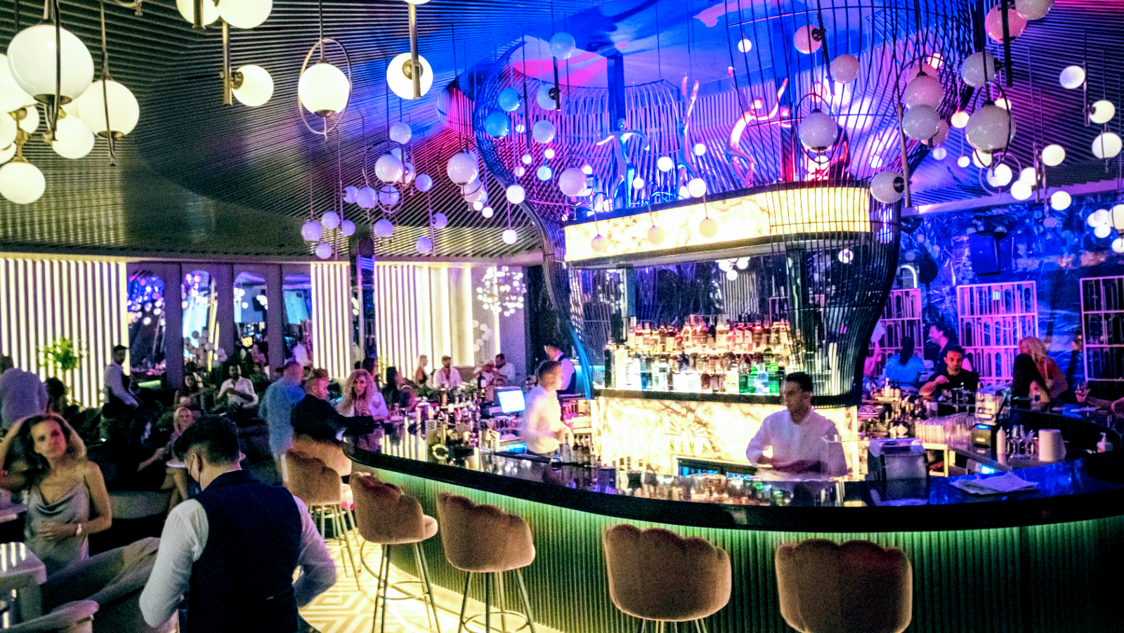 Nima Restaurant & Lounge Bar mekanı