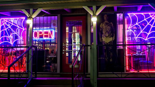 Phantom 8 Tattoo & Piercing tattoo parlor in Centennial, CO