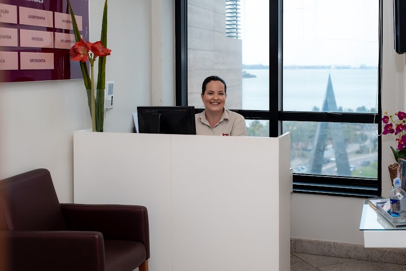 IOS - Clínica Odontológica em Enseada do Suá - Implantes Dentários e Ortodontia em Vitória-ES - foto 3