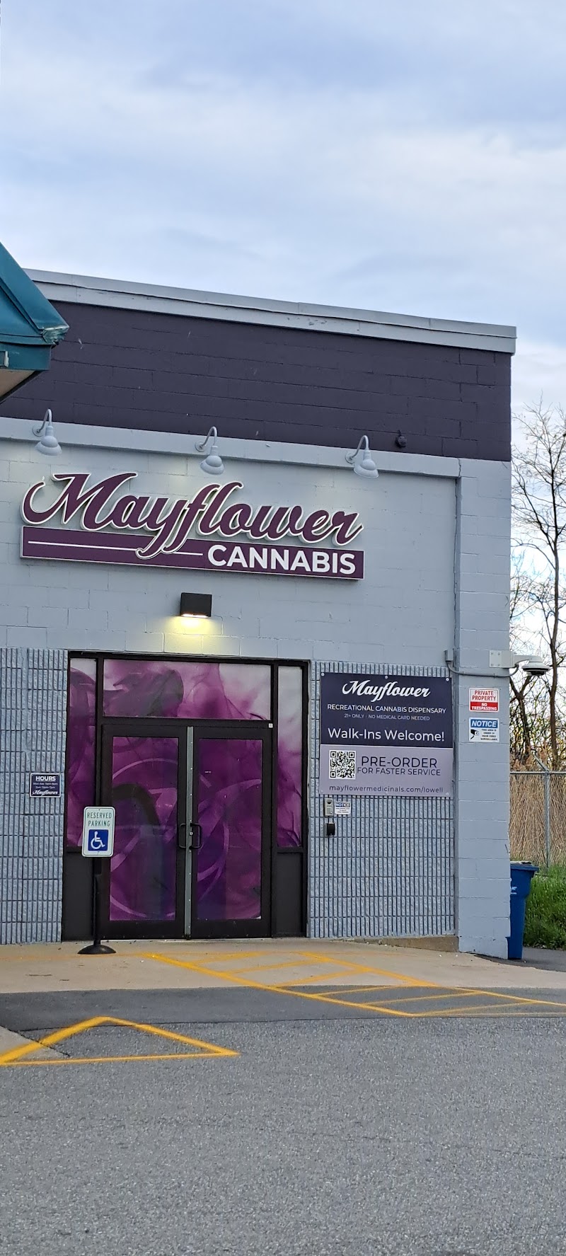 Video tour of Mayflower Recreational Cannabis Dispensary - Lowell retail environment