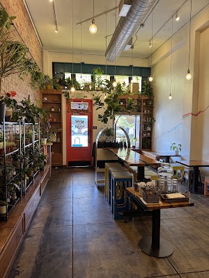 KUYAS Boutique & Cafe