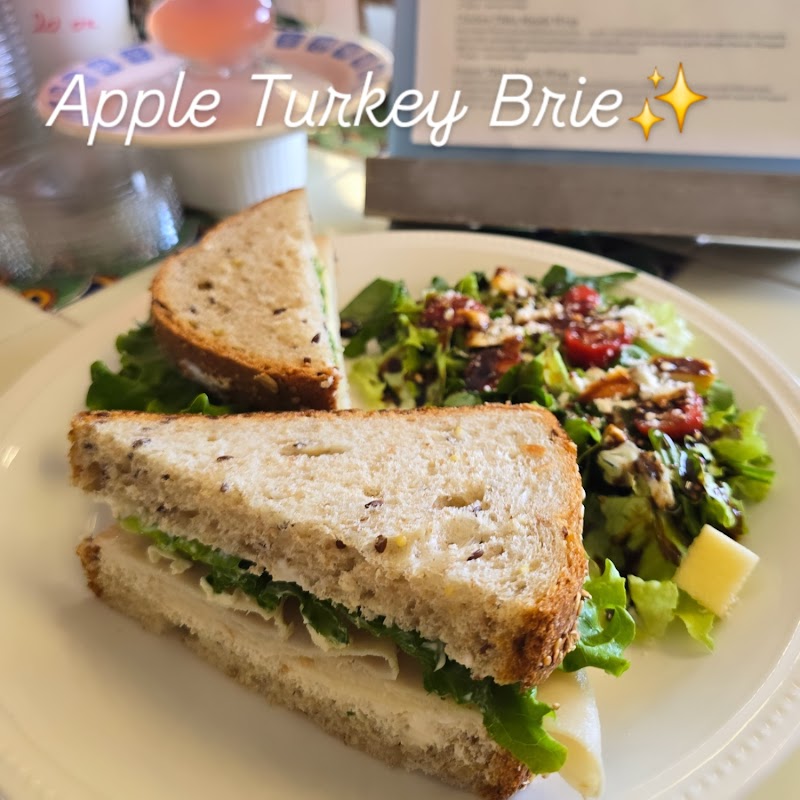 Qualicum Beach Bakery and Cafe photo 4