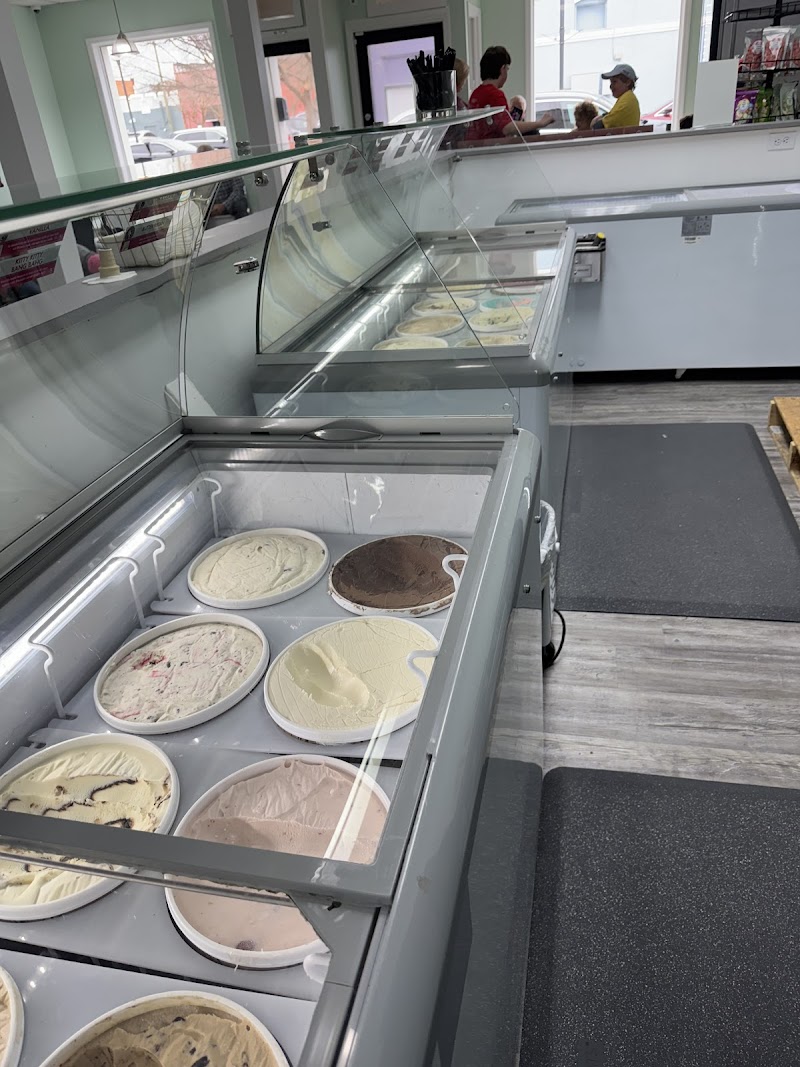 Pour Friends Coffee, Cream and Crumbs photo 3