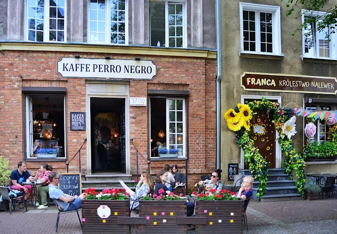 Kaffe Perro Negro fotoğraf 1