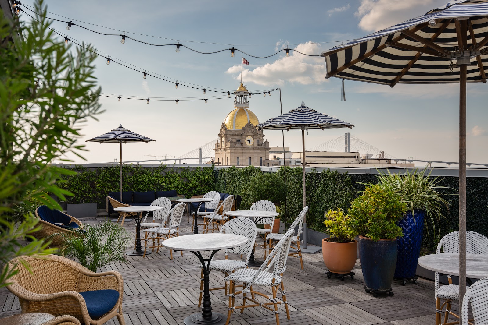 Pendant Terrace and Bar