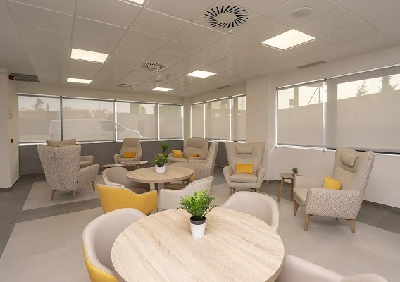 Residencia Residencia de mayores Amavir La Gavia — Av. del Mayorazgo, 14, Villa de Vallecas, 28031 Madrid, España