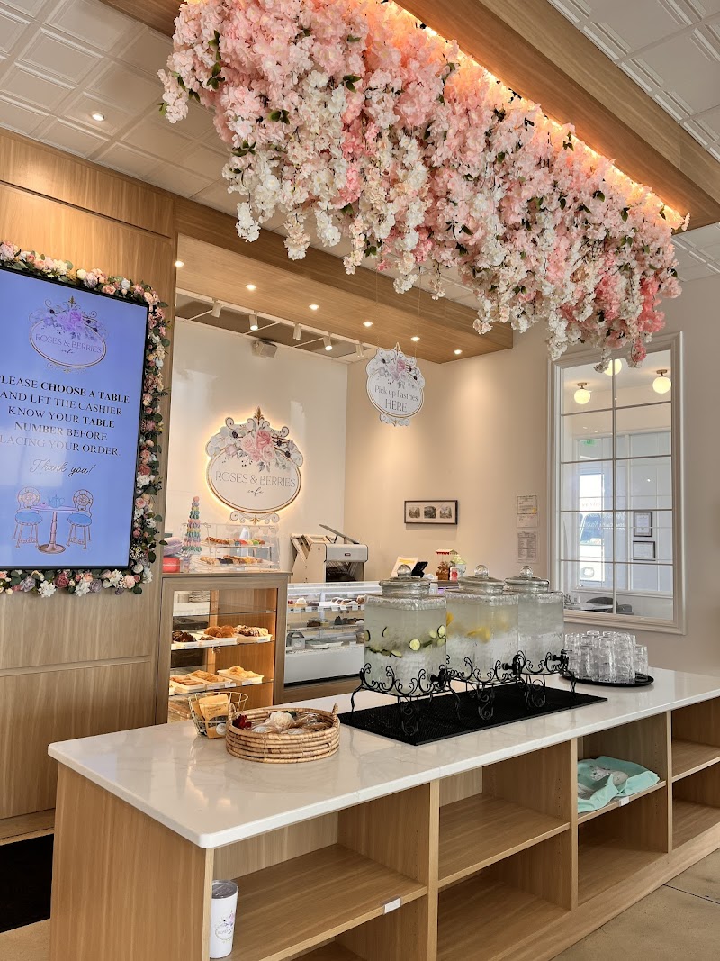 Roses & Berries Cafe photo 4