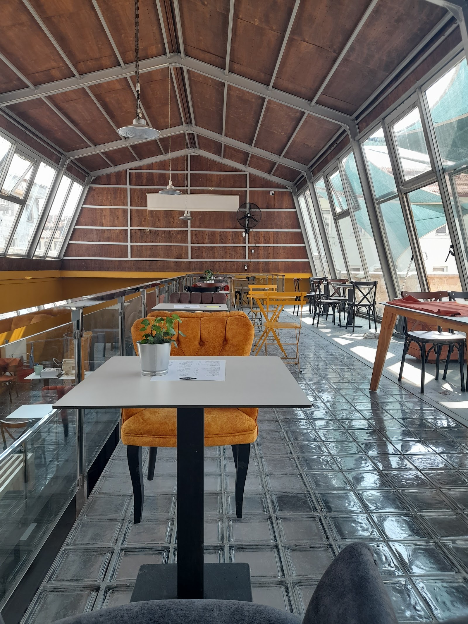 Hamam Lounge Organizasyon Davet Kokteyl Gıda ve Turizm İşletmesi mekanı
