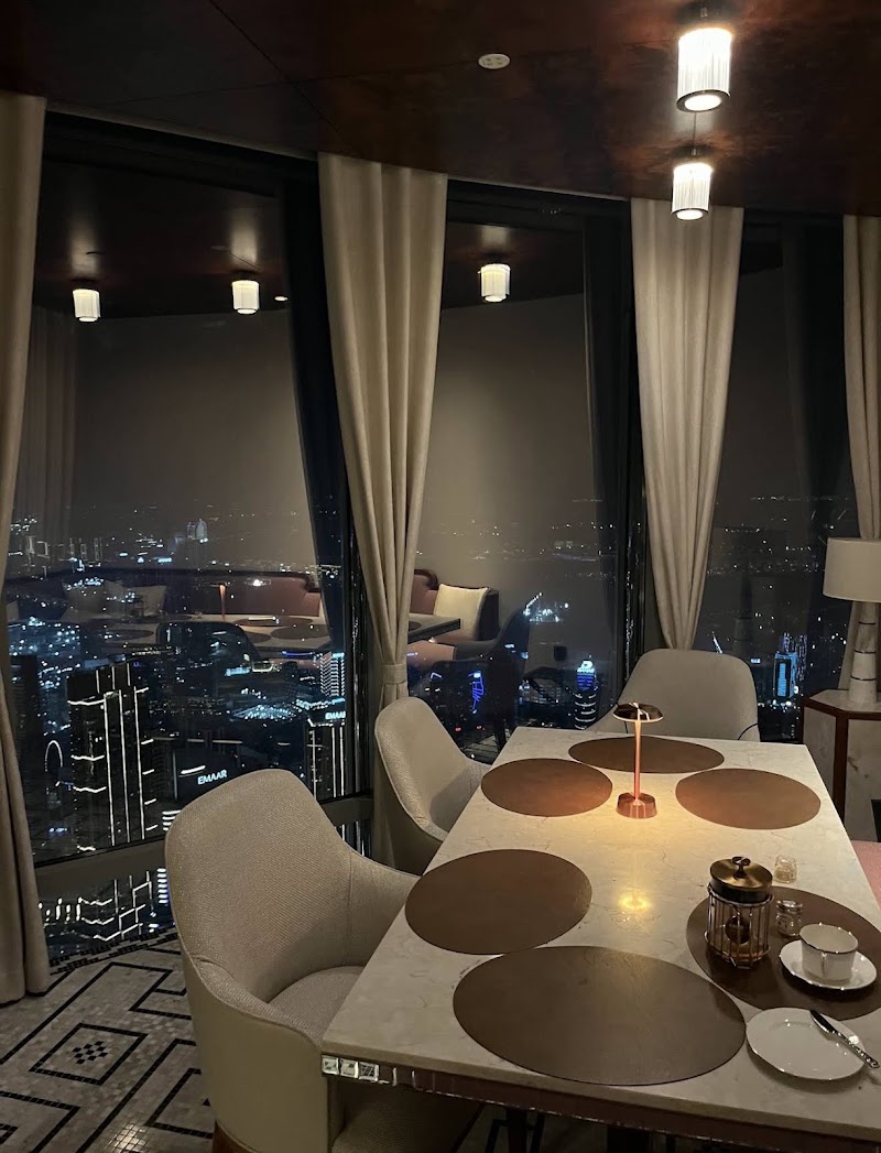 Atmosphere Burj Khalifa photo 2