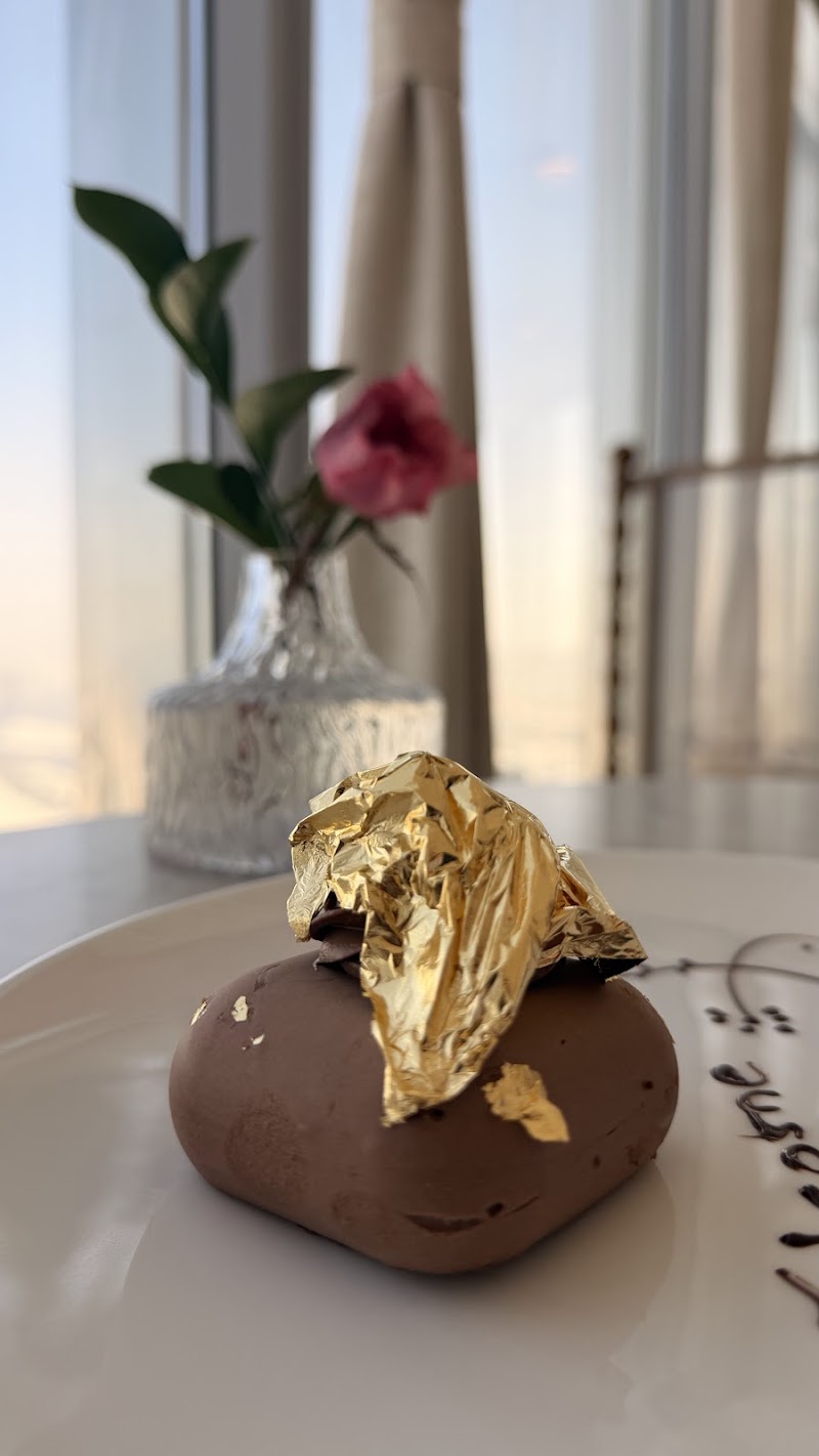 Atmosphere Burj Khalifa photo 4