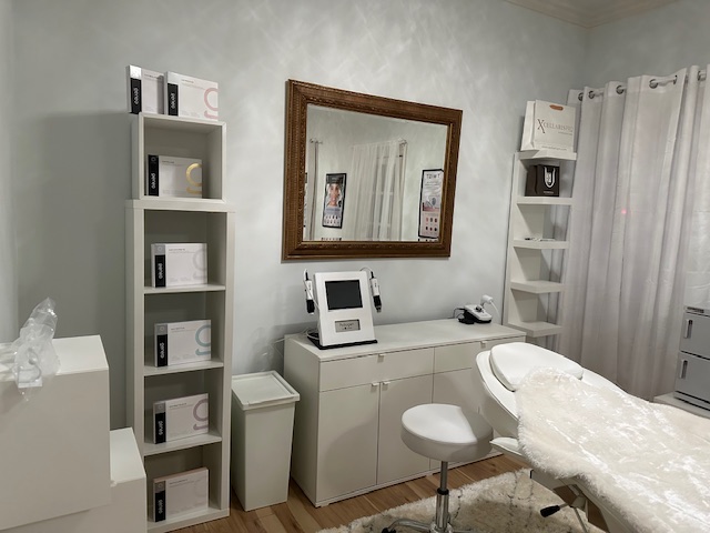 The Queens Med Spa in 238 Barrie St, Thornton, ON L0L 2N0, Canada