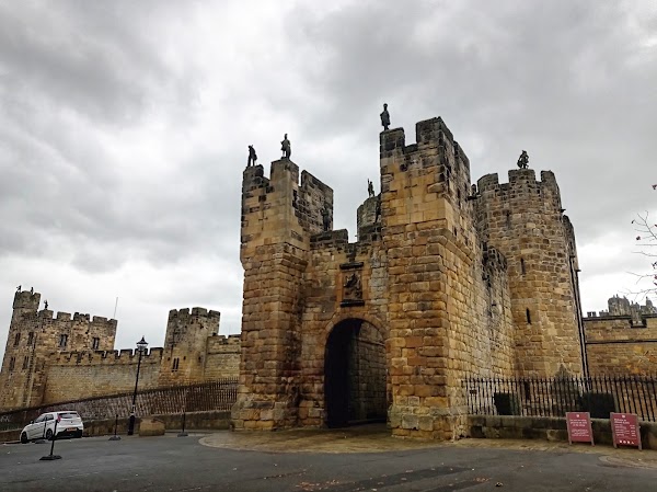 Alnwick Castle & Gardens 1
