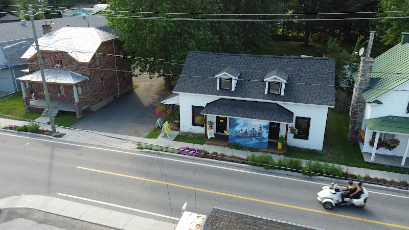 Maison des Cageux du fleuve Saint-Laurent & Café maritime [Raftsmen House of St-Lawrence River & Maritime Cafe] photo 4