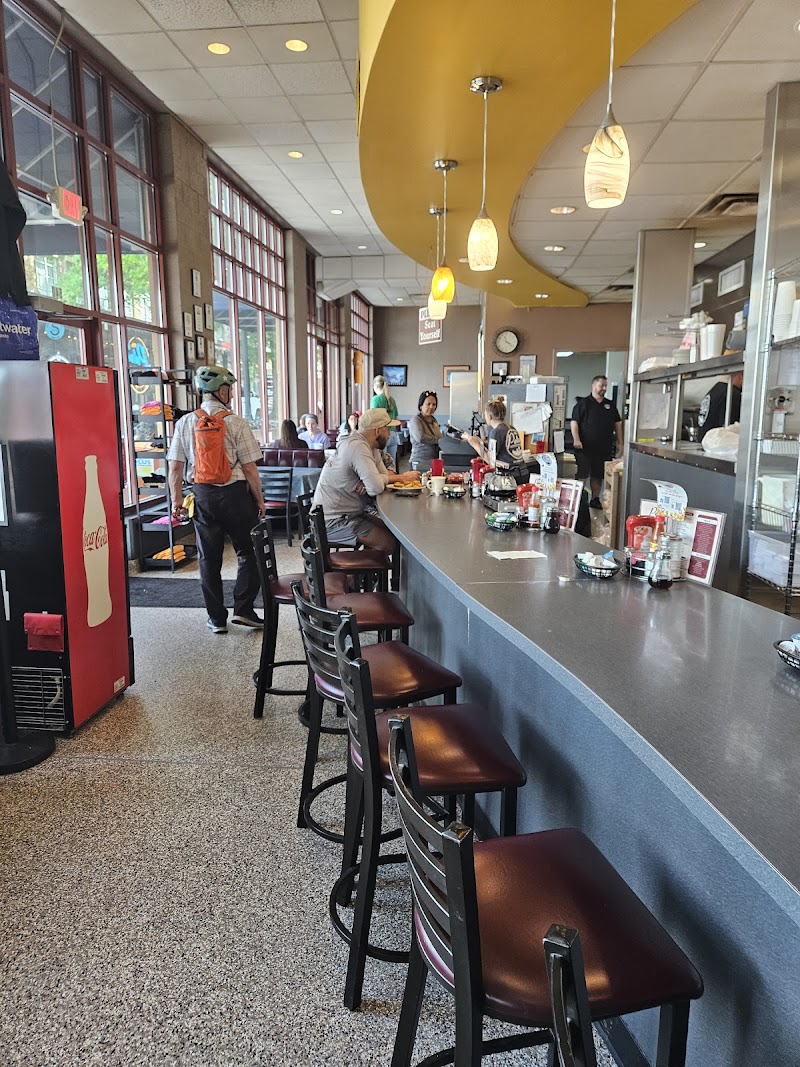 Pete's Restaurant & Coffee Shop photo 4