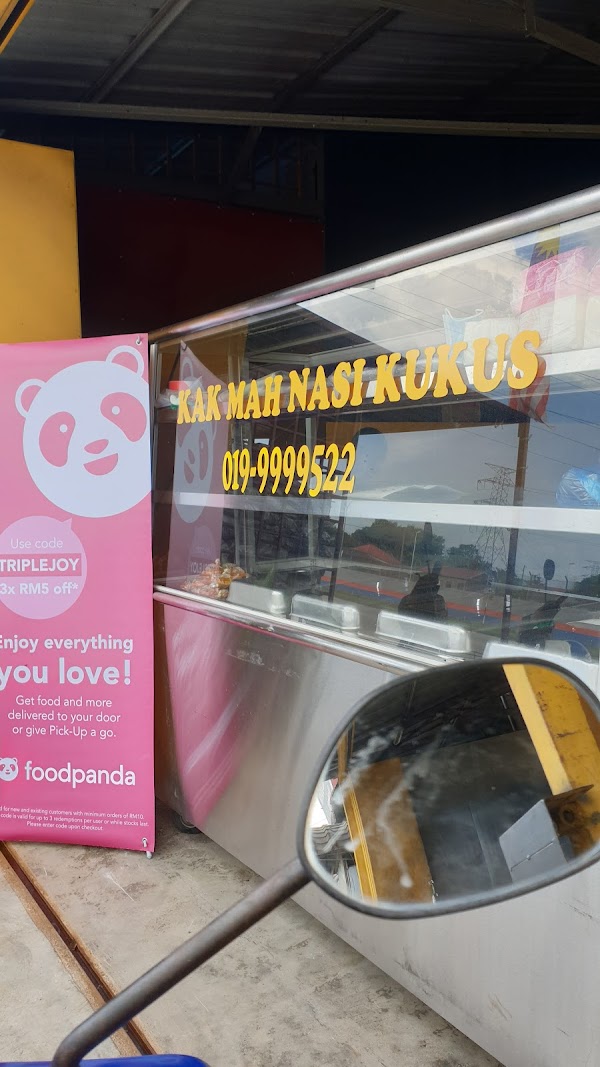 Kak Mah Nasi Kukus Ayam Goreng Berempah - Photo 1