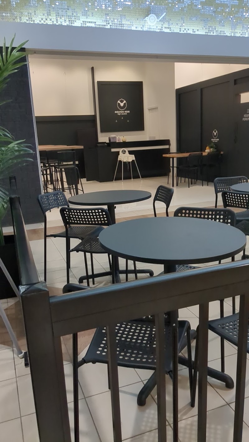 café Mouton Noir photo 2