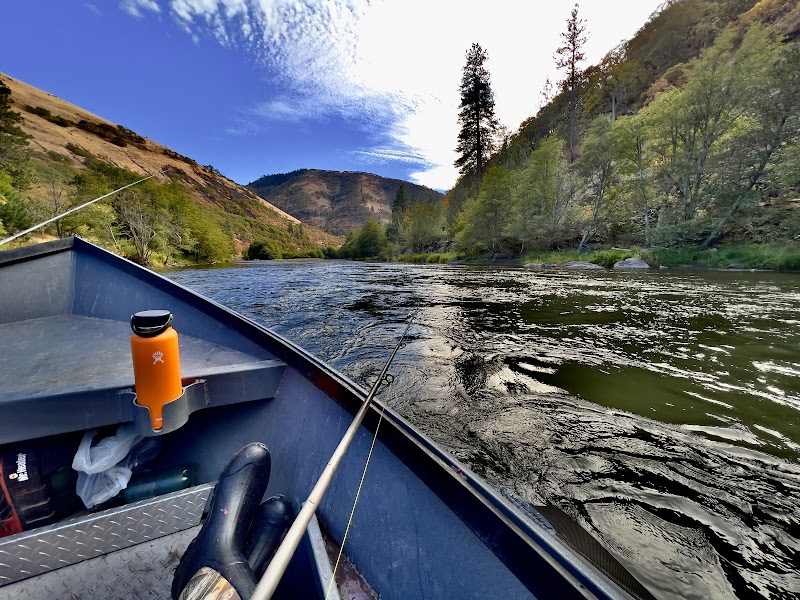 Klickitat Outfitter Tracy and Lori Zoller Hunt, Fish, Riverside Lodging - Photo 5