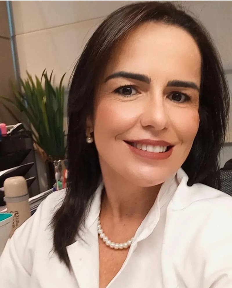 Dra. Adriana Couto ~ Periodontista e Endodontista - foto 2