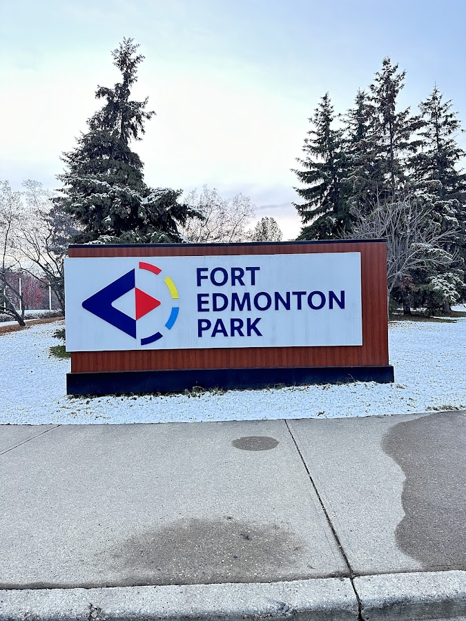 Fort Edmonton Park | Parking lot