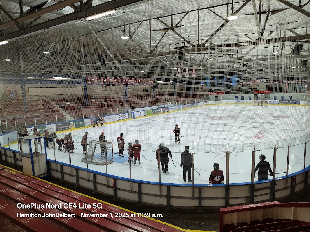 Pembroke Memorial Centre exterior — Pembroke, Canada