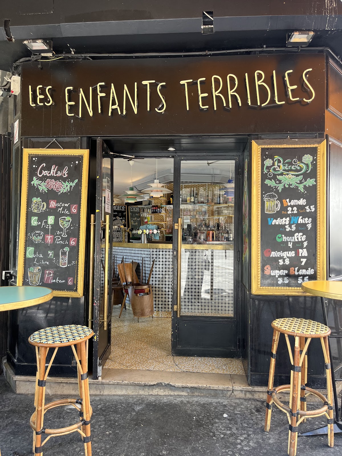 Les enfants terribles, vue extérieure