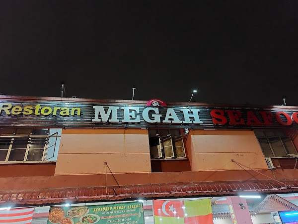 Restoran Megah Seafood - Photo 1