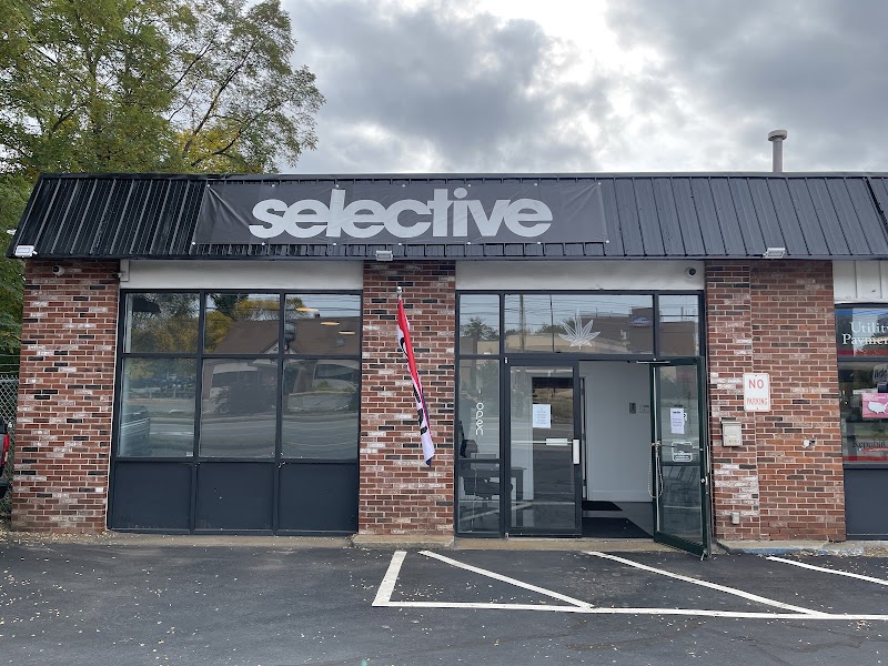 Video tour of Selective LLC retail environment