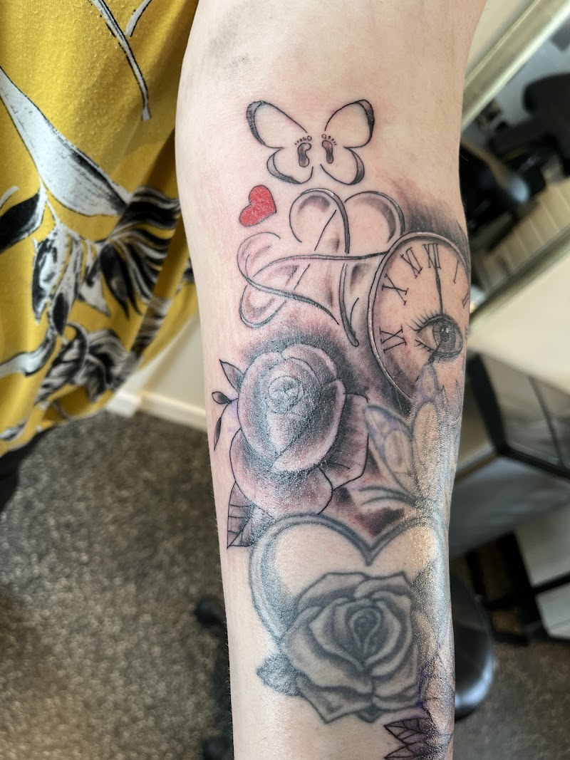 Tattoo en piercing Studio 't Loo